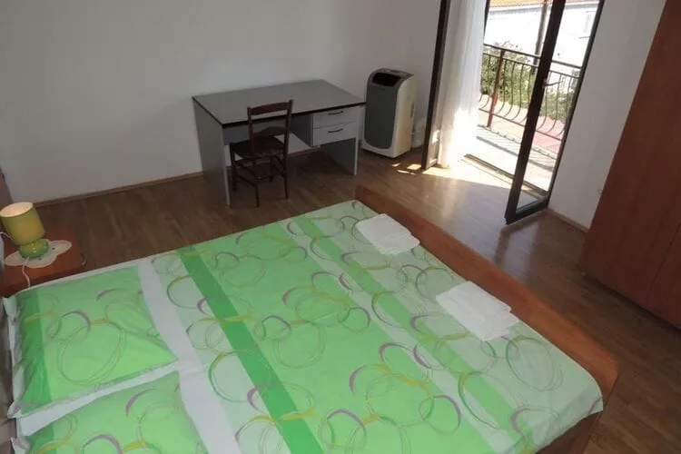Apartments Travarevic - Two-Bedroom Apartment (4 Adults) No2-Chambre