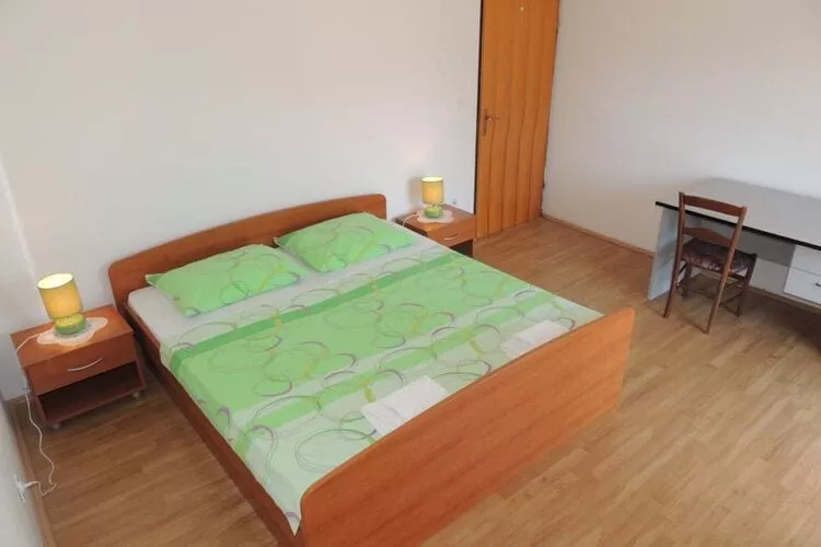 Apartments Travarevic - Two-Bedroom Apartment (4 Adults) No2-Chambre