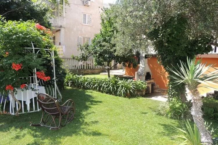 Apartments Travarevic - Two-Bedroom Apartment (4 Adults) No2-Extérieur