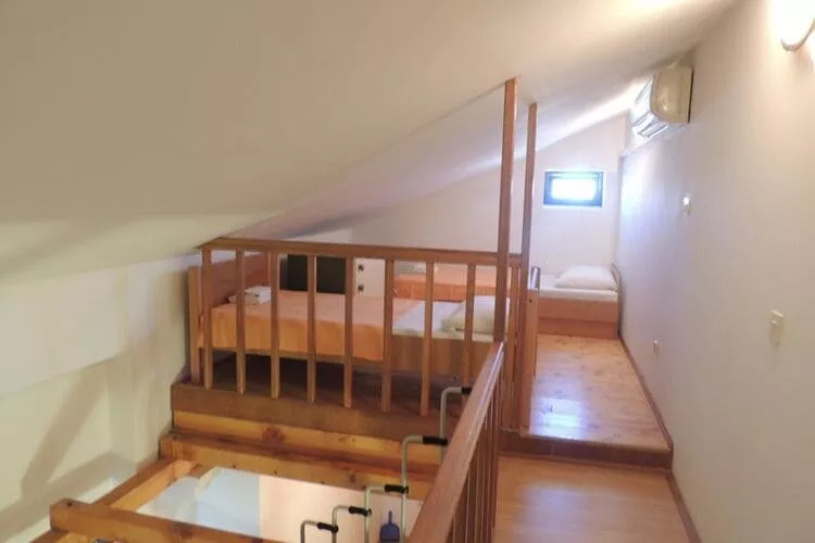 Apartments Travarevic - Two-Bedroom Duplex (6 Adults)-Bedroom