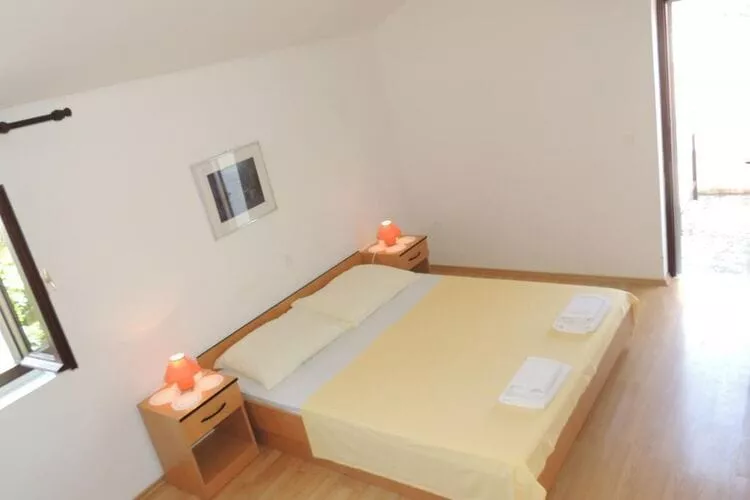 Apartments Travarevic - Two-Bedroom Duplex (6 Adults)-Bedroom