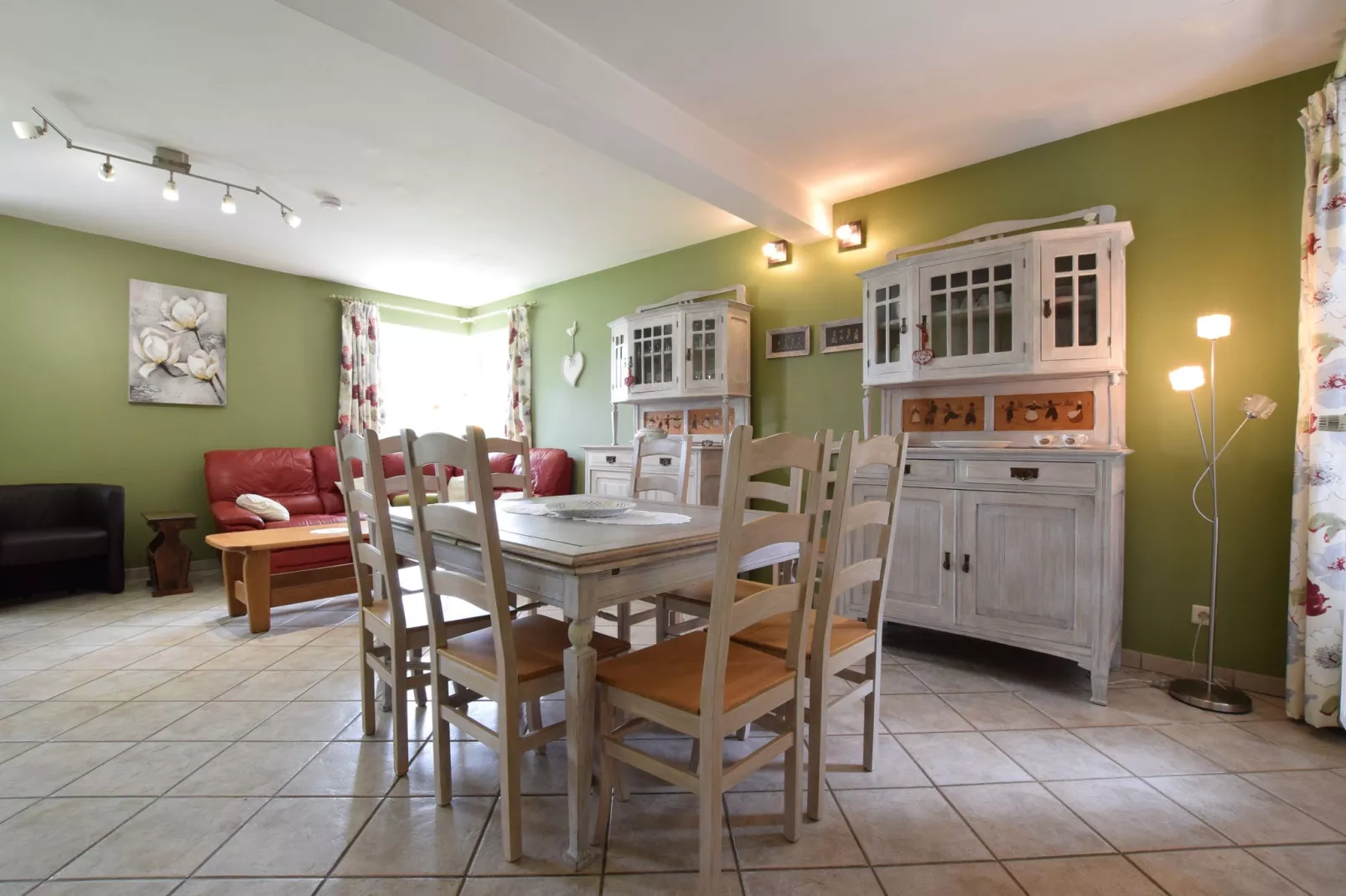 Emouchet-Dining room