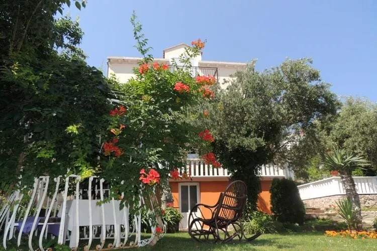 Apartments Travarevic - Two-Bedroom Duplex (6 Adults)-Gardens summer