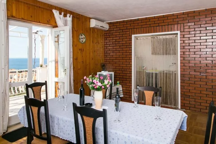 Apartment Angelina - Three Bedroom Apartment with Balcony and Sea View-Esszimmer