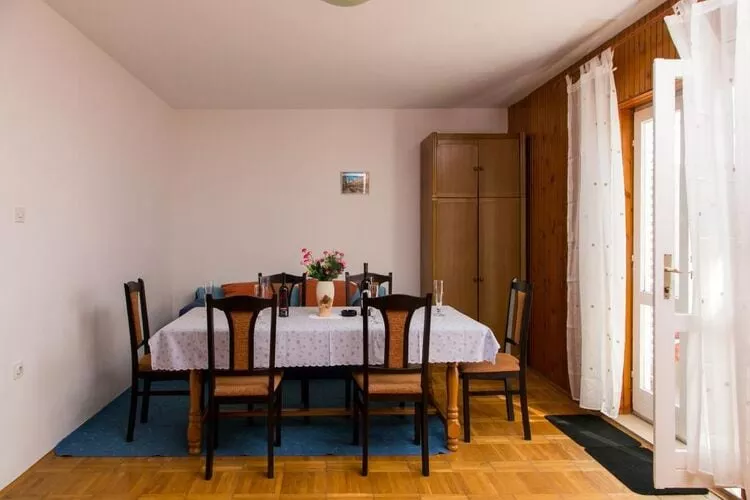 Apartment Angelina - Three Bedroom Apartment with Balcony and Sea View-Esszimmer
