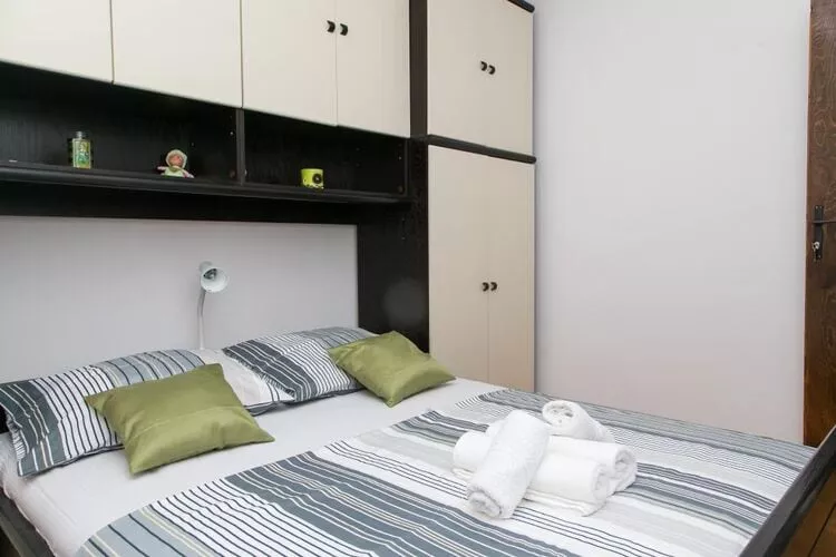 Apartment Angelina - Three Bedroom Apartment with Balcony and Sea View-Schlafzimmer
