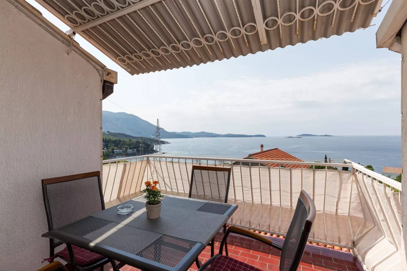 Apartments Kisic - Two-Bedroom Apartment with Balcony and Sea View(potkrovlje)-Terrassenbalkon