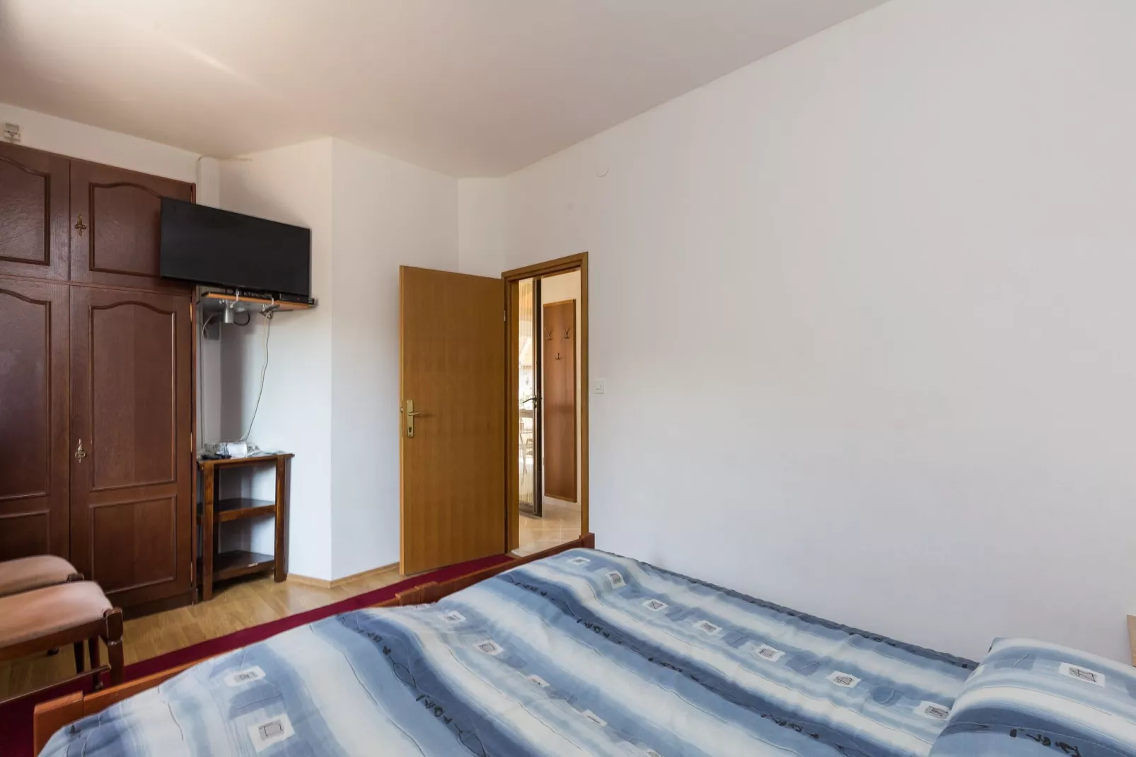 Apartments Kisic - Two-Bedroom Apartment with Terrace(prizemlje)-Chambre