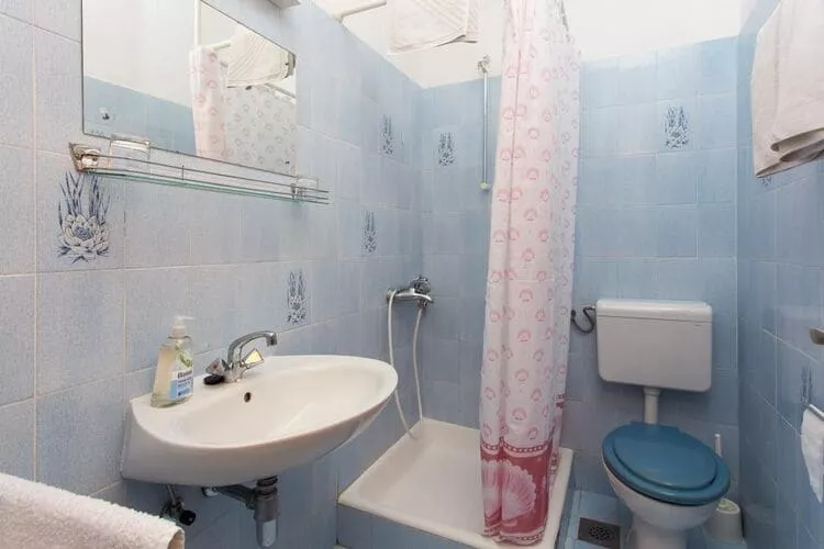 Villa Malfi - Standard One-Bedroom Apartment with Sea View (A4)-Bathroom