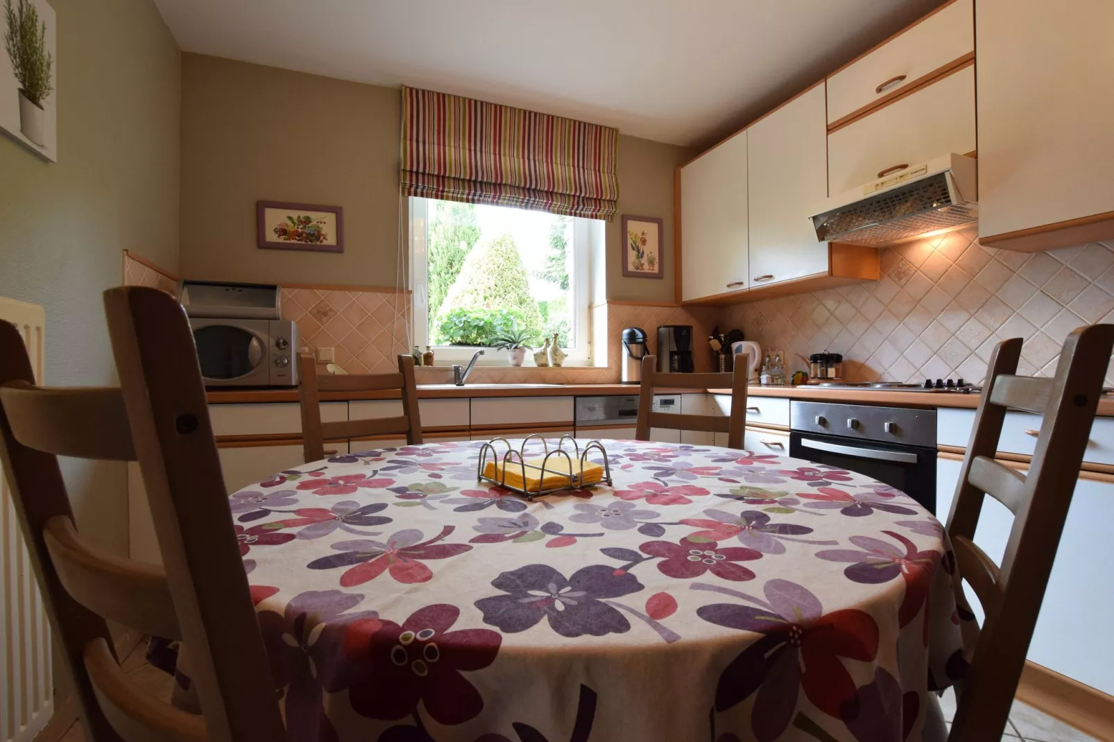 Emouchet-Kitchen