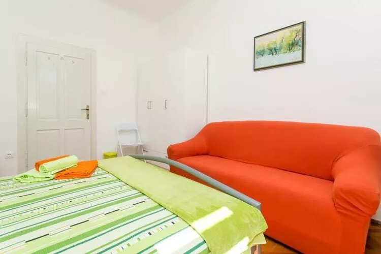 Apartment Blue & Green -  Two-Bedroom Apartment with Terrace and Garden View-Intérieur