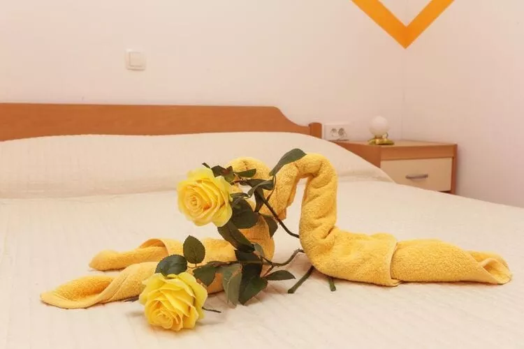 Apartments Pojko - One-Bedroom Apartment with Terrace (Yellow)-Bedroom