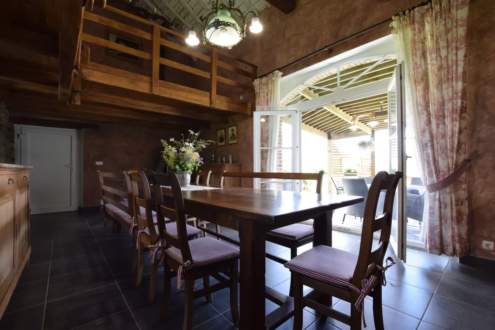 Emouchet-Recreation room