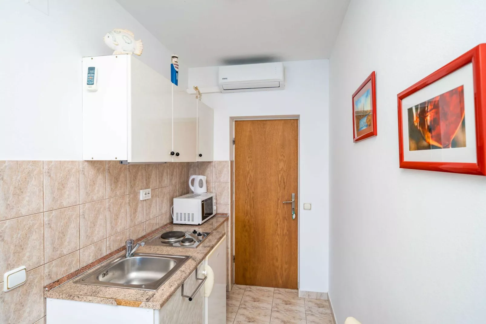 Apartments Nikolina (LU) - Studio with Sea View (3 Adults)-Kitchen