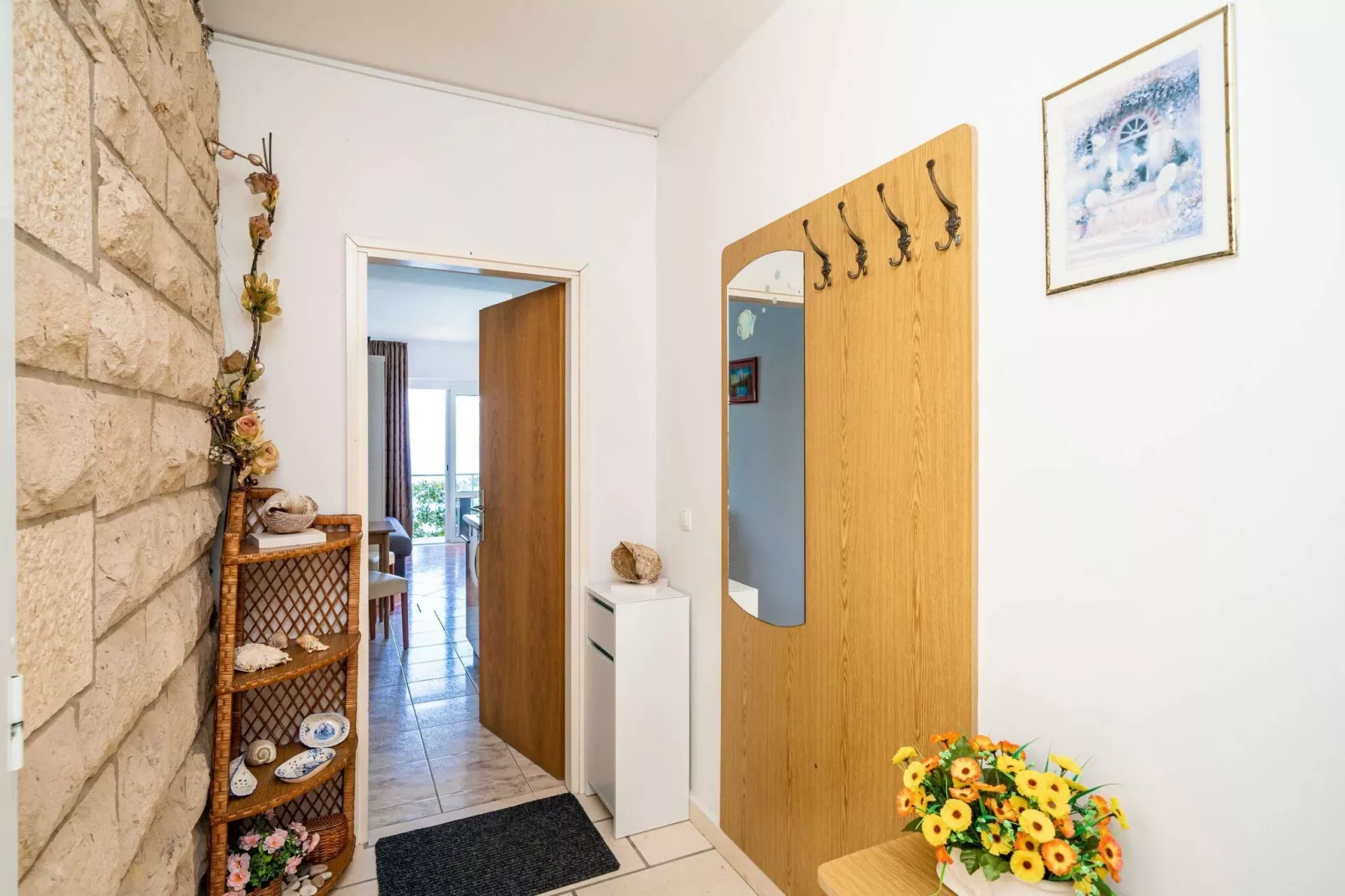 Apartments Nikolina (LU) - Studio with Sea View (3 Adults)-Indoor