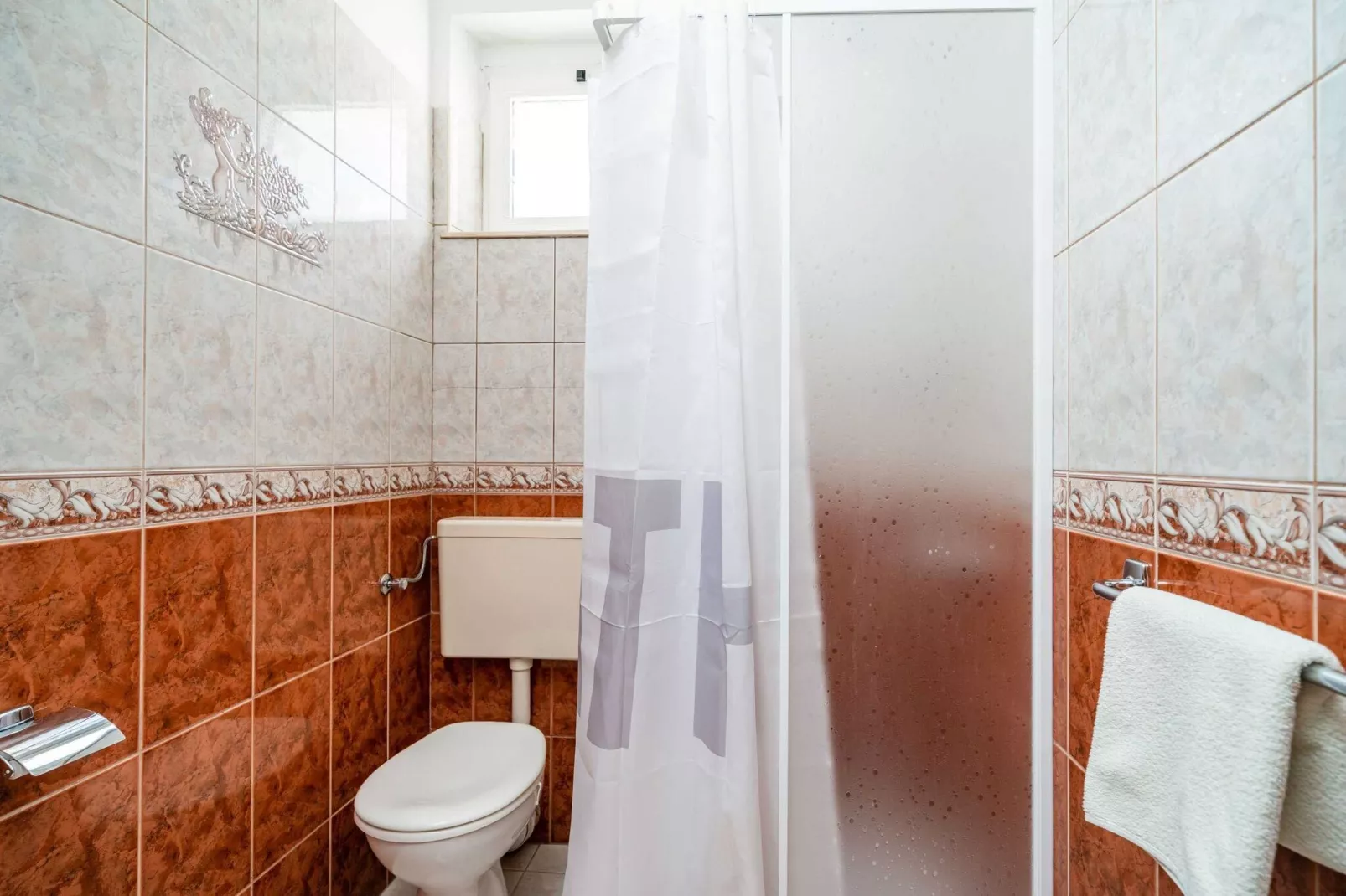 Apartments Nikolina (LU) - Studio (3 Adults)-Bathroom