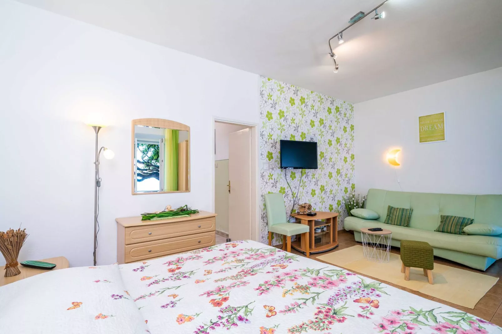 Apartments Nikolina (LU) - One-Bedroom Apartment with terrace-Schlafzimmer