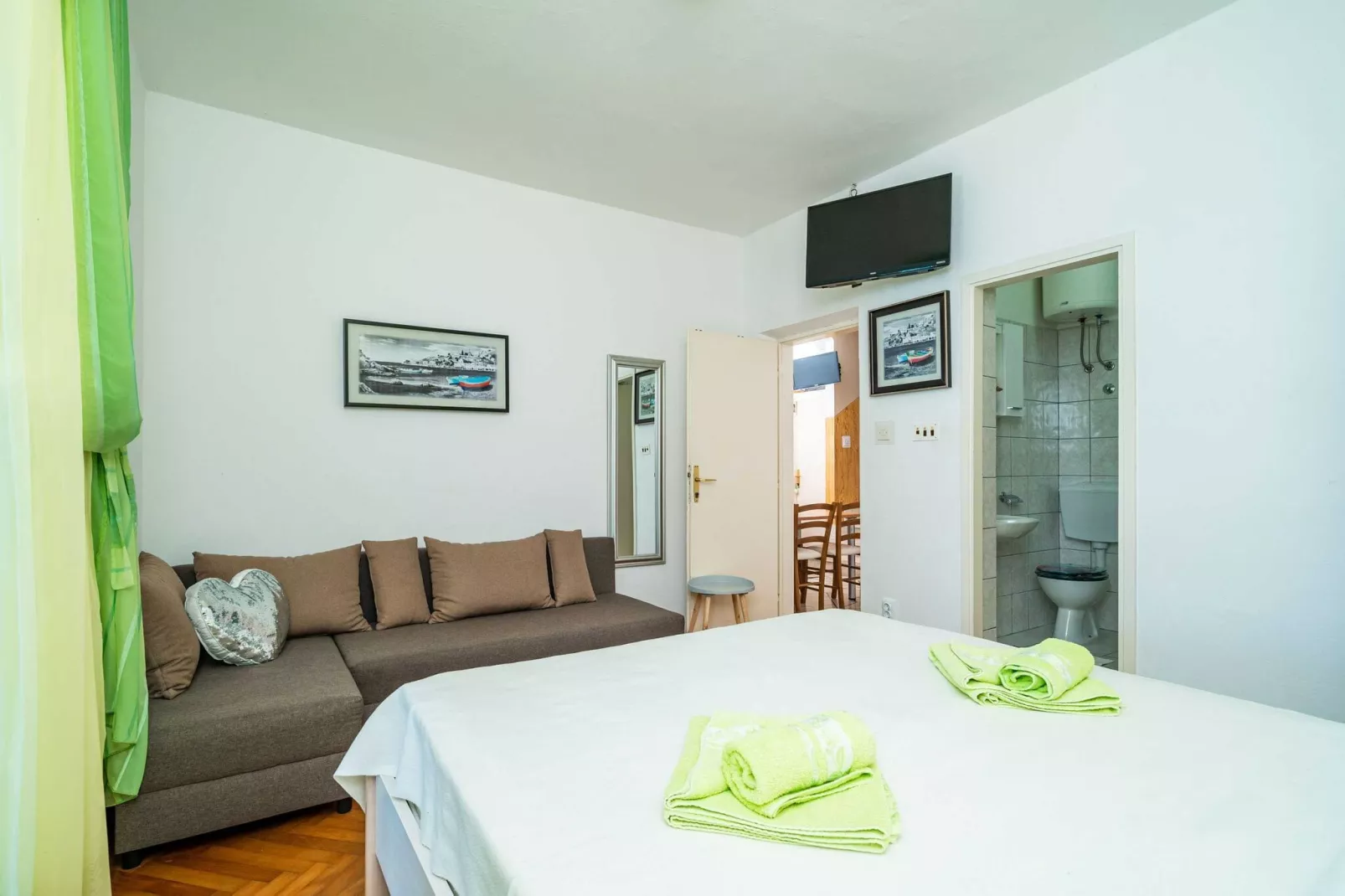 Apartments Nikolina (LU) -  Two-Bedroom Apartment with Terrace-Schlafzimmer