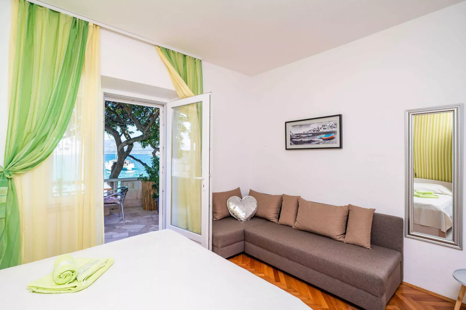 Apartments Nikolina (LU) -  Two-Bedroom Apartment with Terrace-Schlafzimmer
