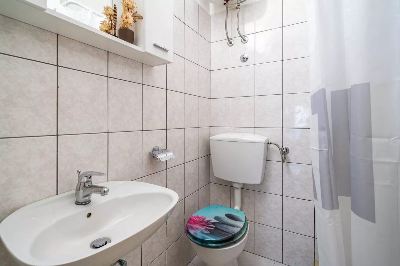 Apartments Nikolina (LU) -  Two-Bedroom Apartment with Terrace-Badezimmer