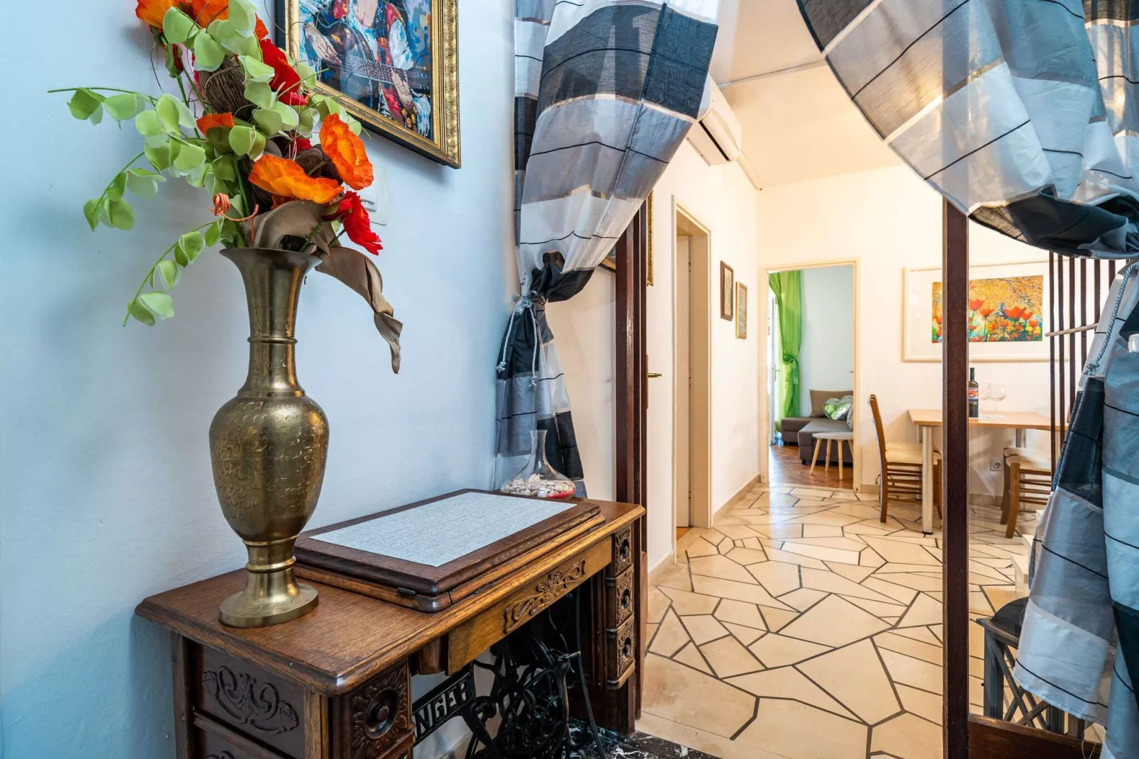 Apartments Nikolina (LU) -  Two-Bedroom Apartment with Terrace-Innen