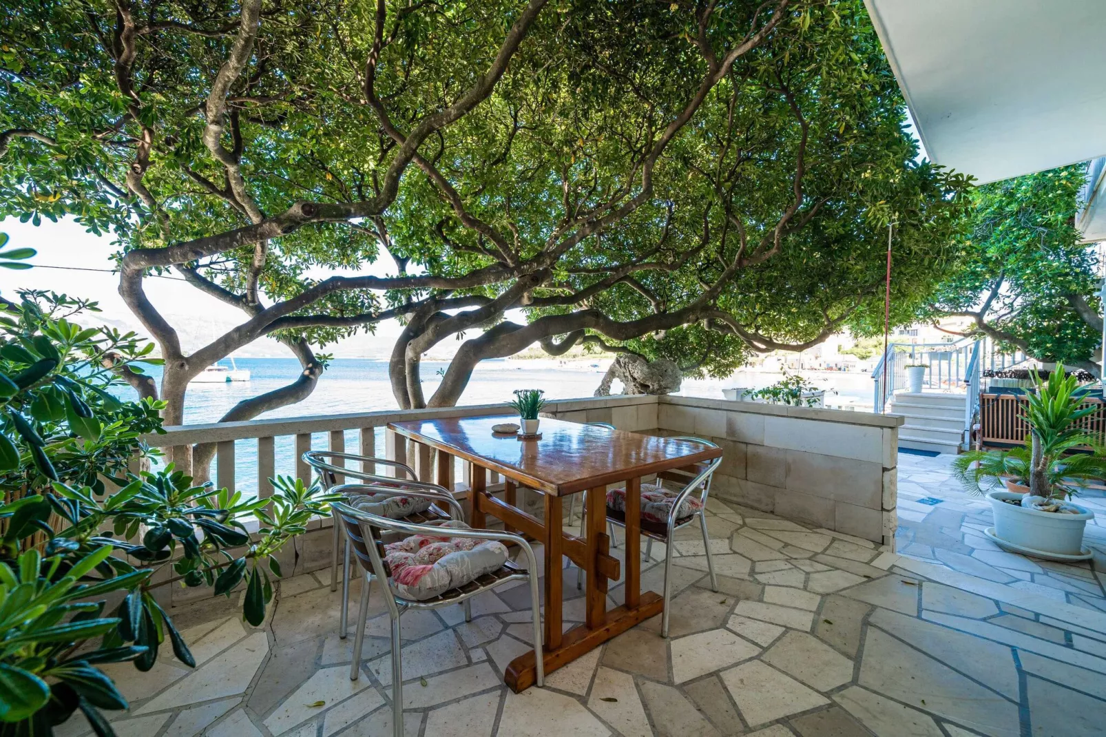 Apartments Nikolina (LU) -  Two-Bedroom Apartment with Terrace-Terrasse