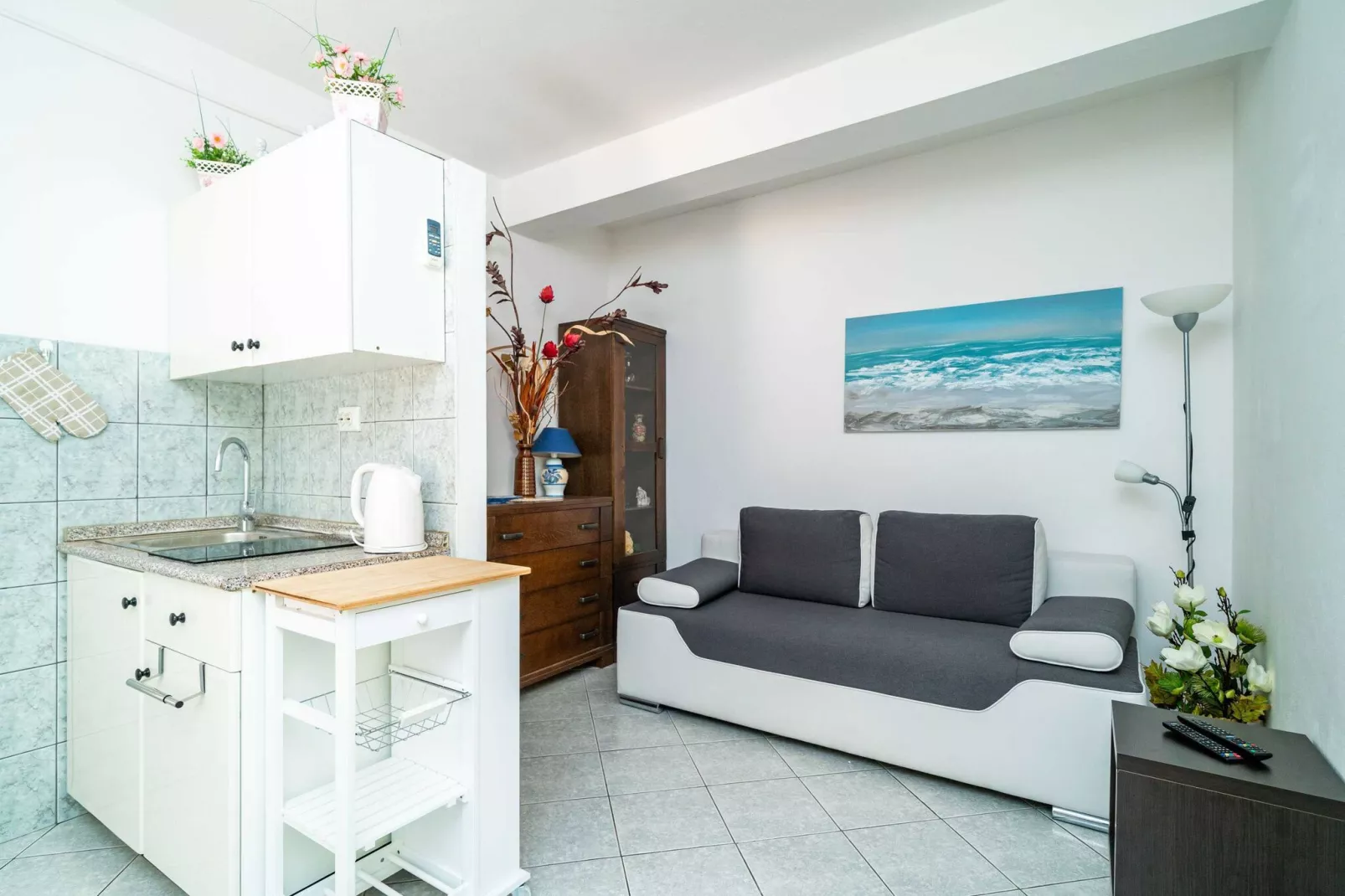Apartments Nikolina (LU) - One-Bedroom Apartment with Balcony-Kitchen