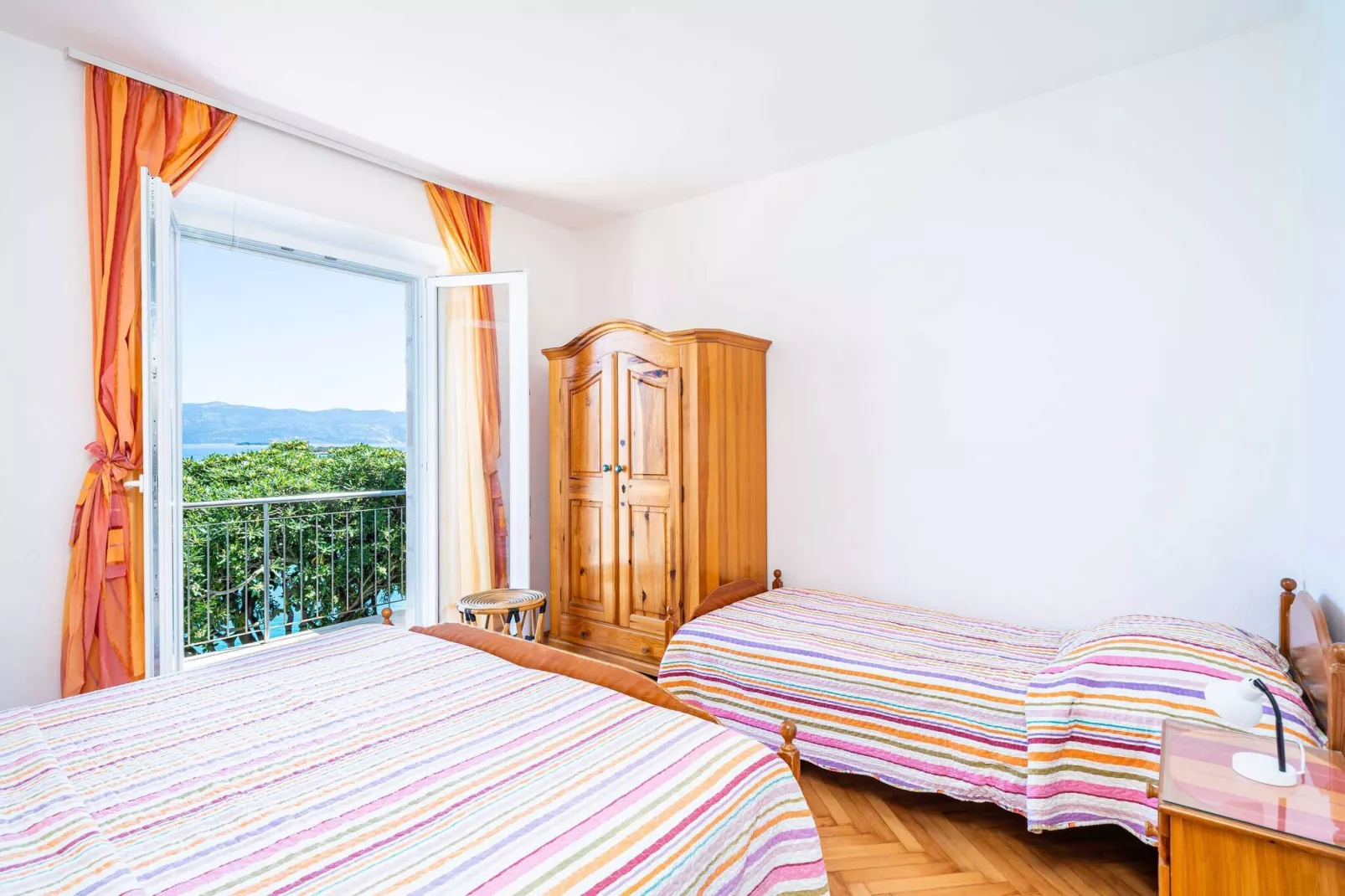 Apartments Nikolina (LU) - One-Bedroom Apartment with Balcony-Bedroom