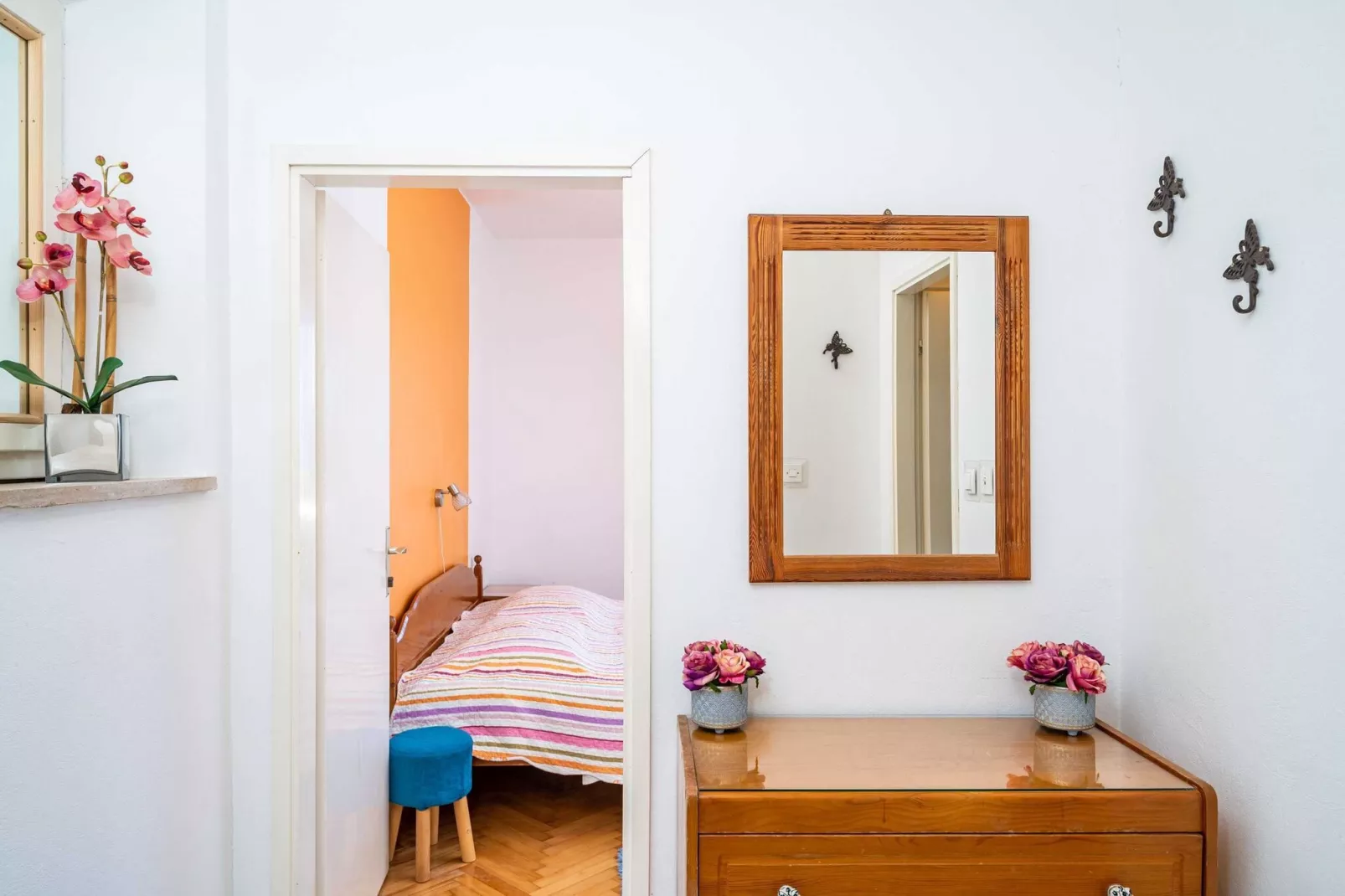 Apartments Nikolina (LU) - One-Bedroom Apartment with Balcony-Indoor