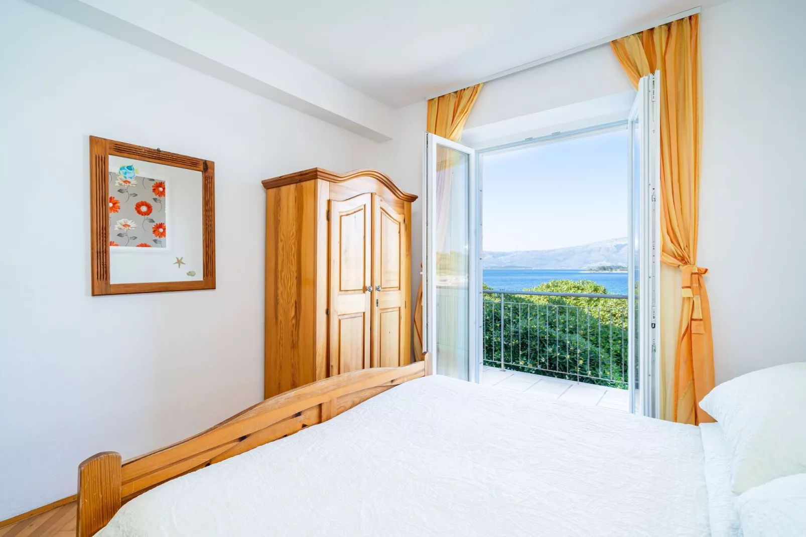 Apartments Nikolina (LU) - Two-Bedroom Apartment with Balcony-Bedroom
