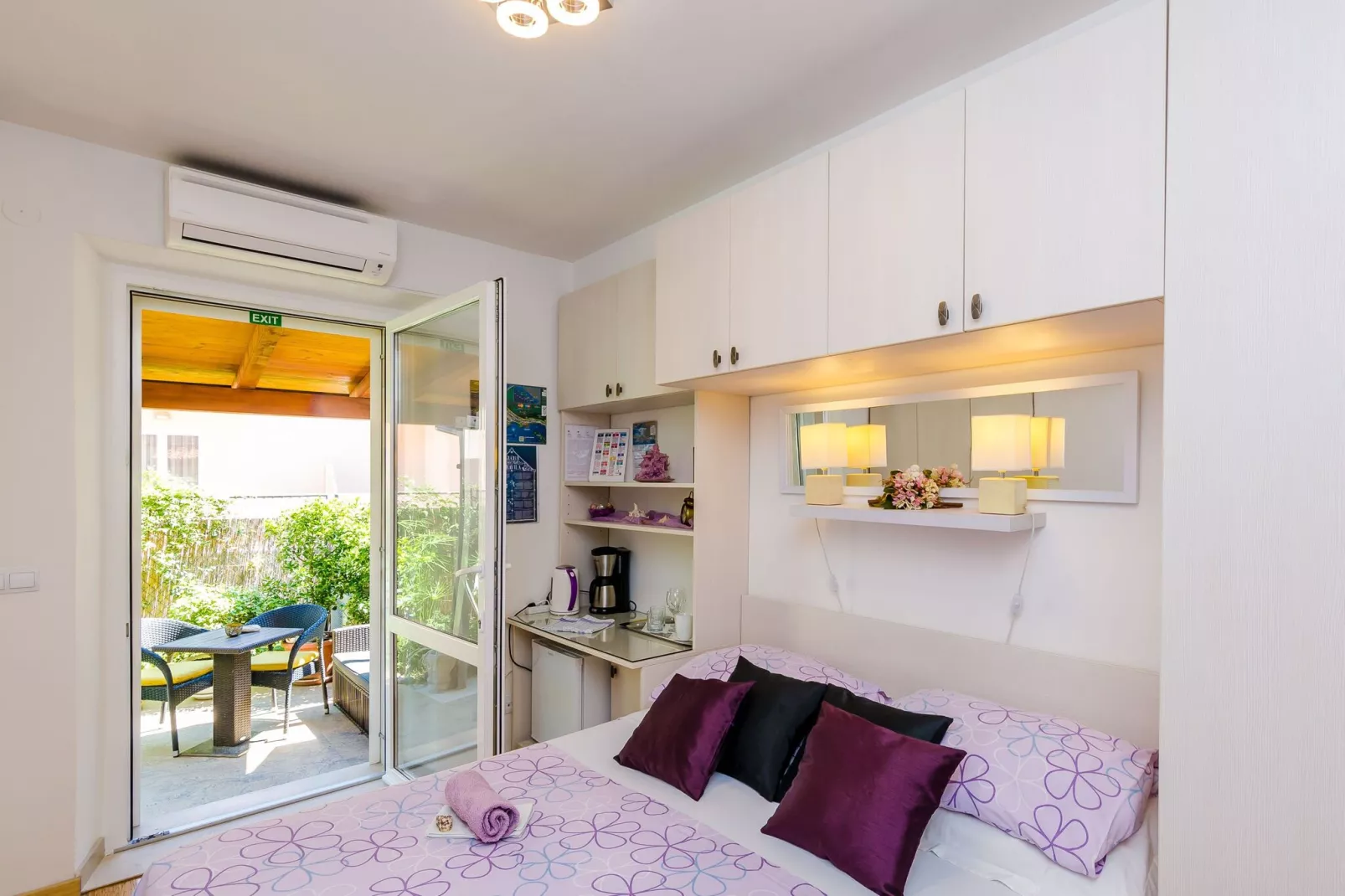 Apartments and Room Frane - Double Room-Indoor