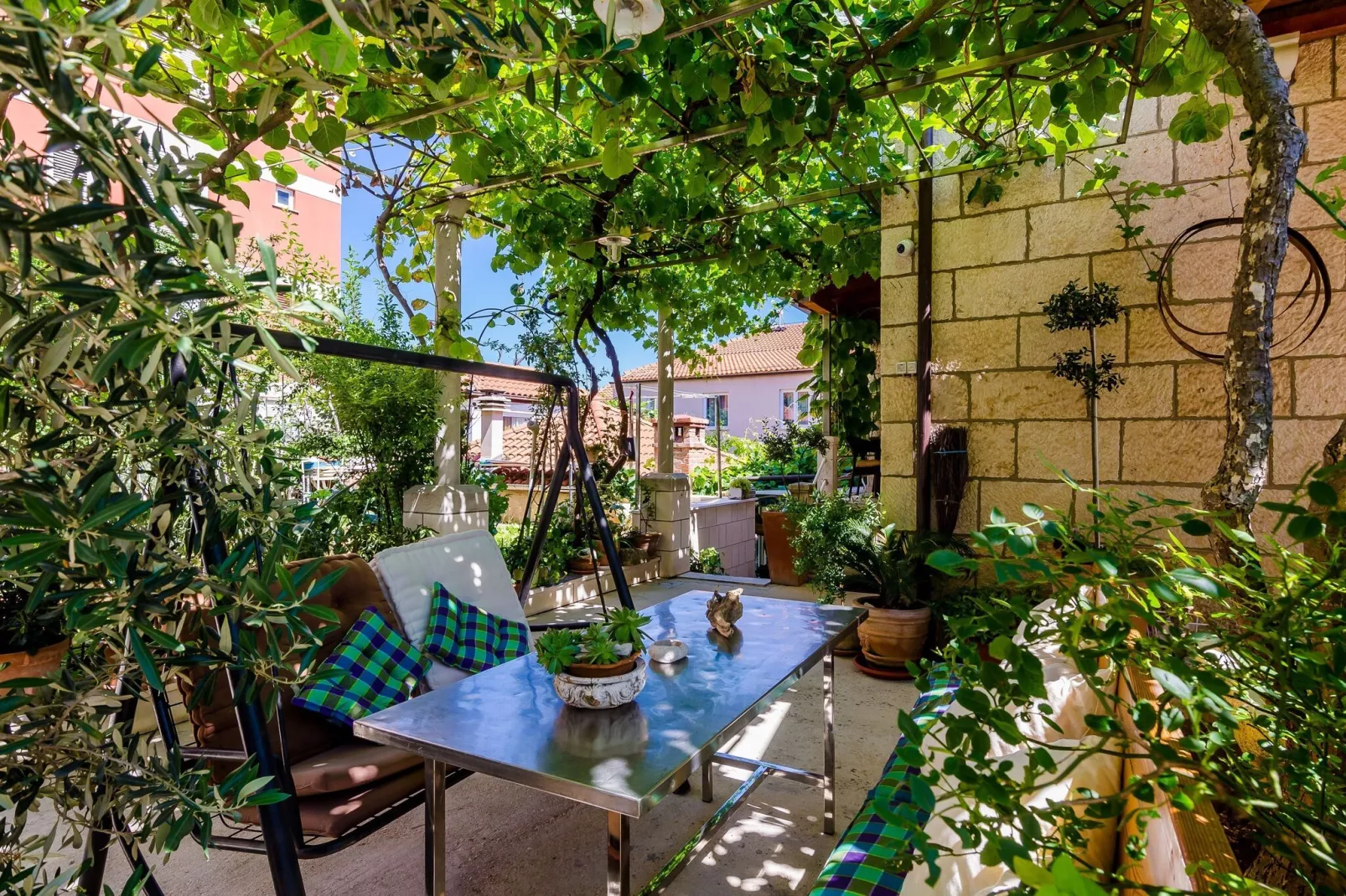 Apartments and Room Frane - Studio with Terrace-Terrasse