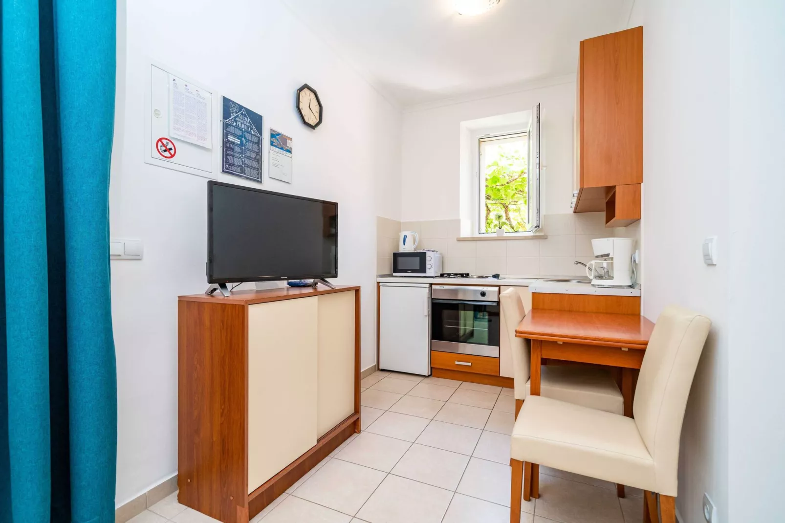 Apartments and Room Frane- Standard Studio with Terrace-Dining room