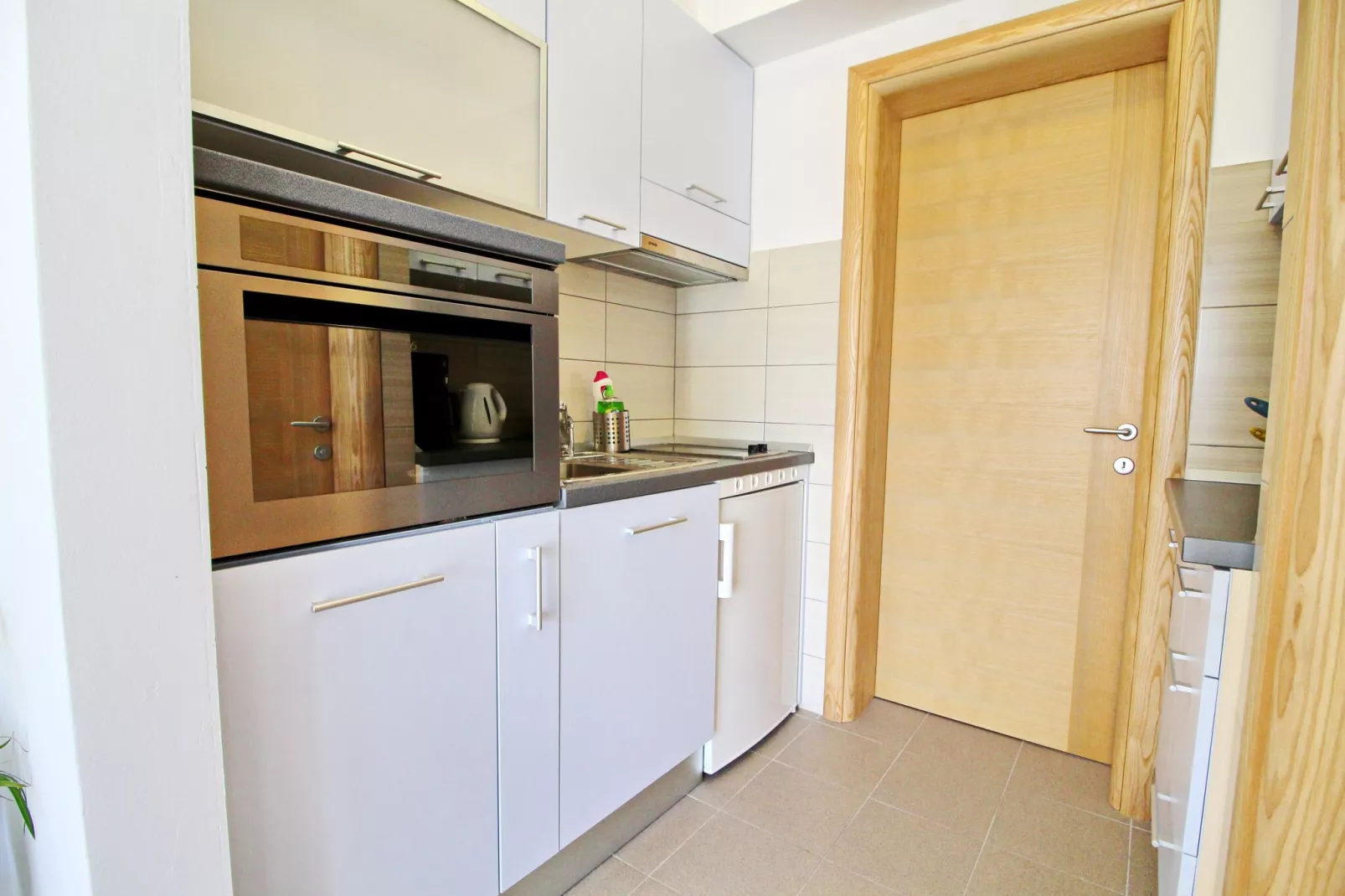 Apartments Gusti - One Bedroom Apartment with Terrace and Sea View-Küche