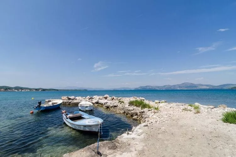 Apartments Gusti - One Bedroom Apartment with Terrace and Sea View-Ambiente