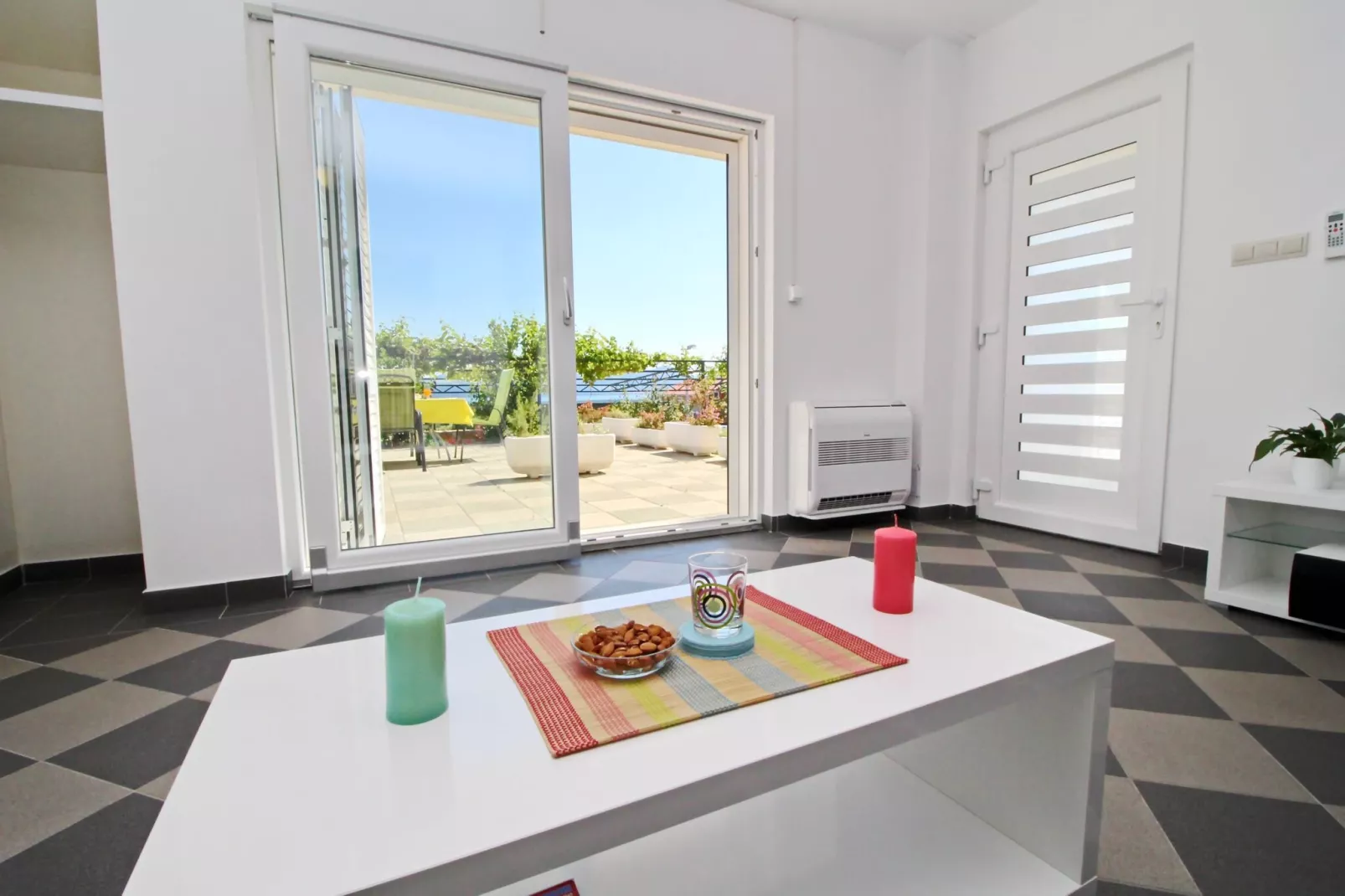 Apartments Gusti - One Bedroom Apartment with Terrace and Sea View-Innen