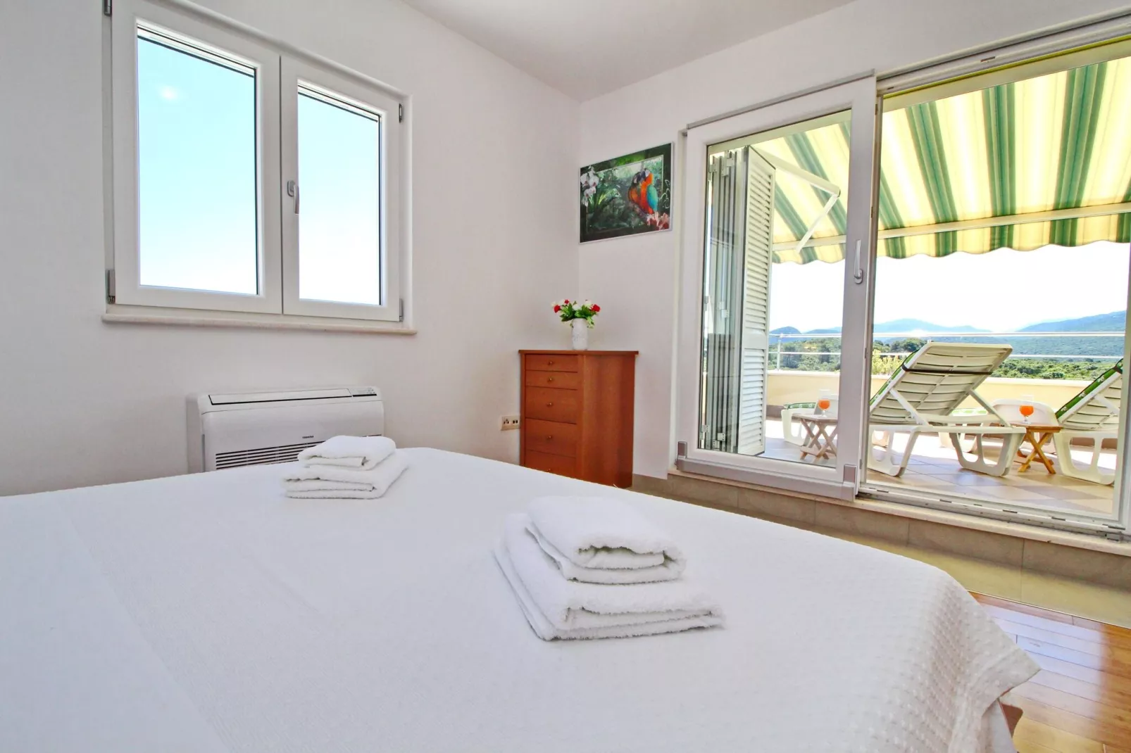 Apartments Gusti - Two-Bedroom Apartment with Balcony and Sea View-Schlafzimmer