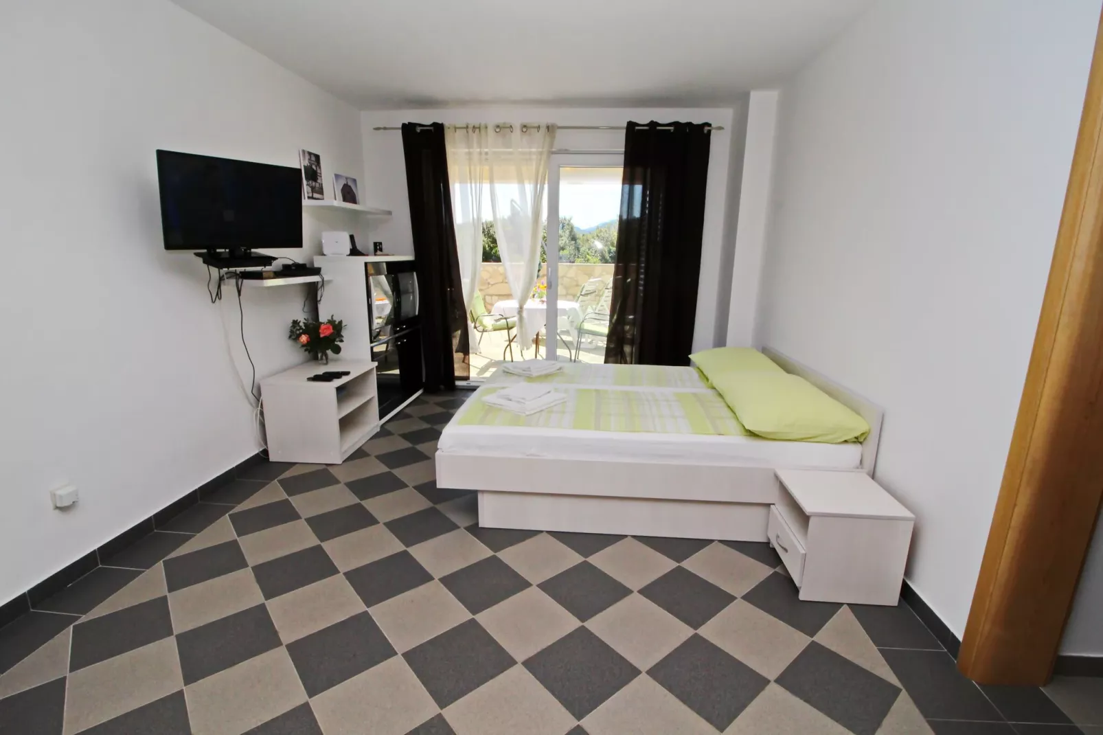 Apartments Gusti - Studio Apartment with Terrace and Sea View-Indoor