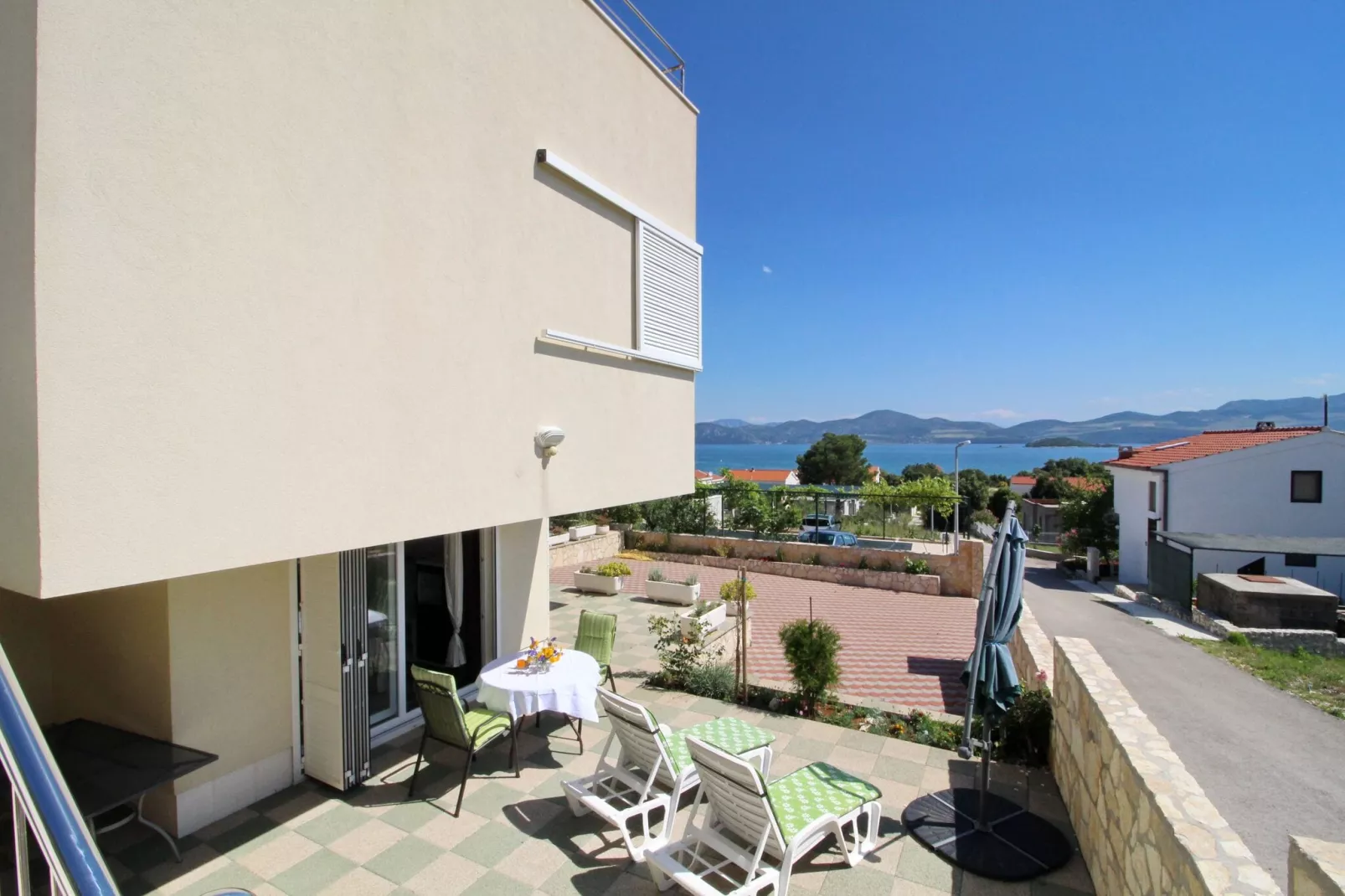 Apartments Gusti - Studio Apartment with Terrace and Sea View-Terrace