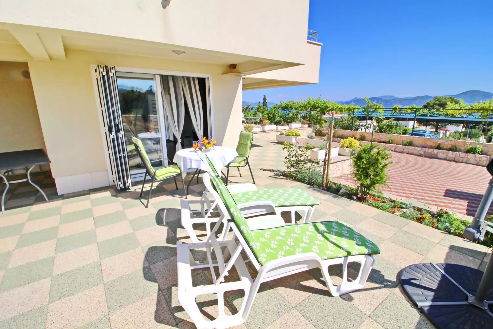 Apartments Gusti - Studio Apartment with Terrace and Sea View-Outdoor