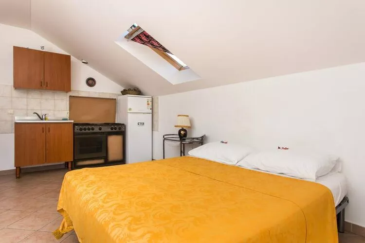Apartments Tramonto - One Bedroom Apartment with Balcony and Sea View-Bedroom
