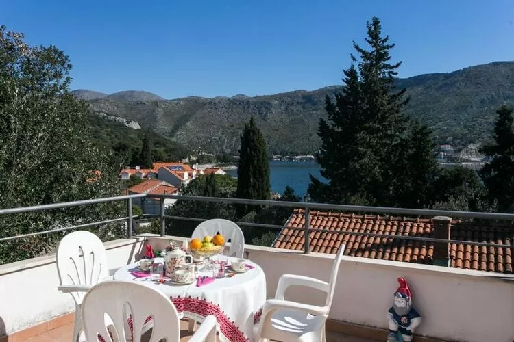 Apartments Tramonto - One Bedroom Apartment with Balcony and Sea View-Terrace balcony