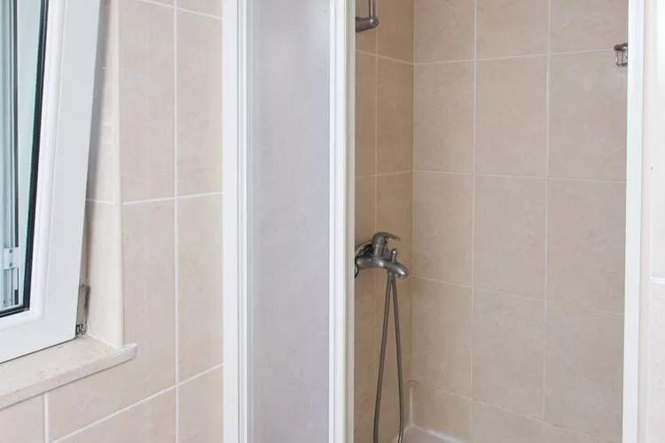 Apartments Tramonto - Studio Apartment with Balcony and Sea View-Bathroom