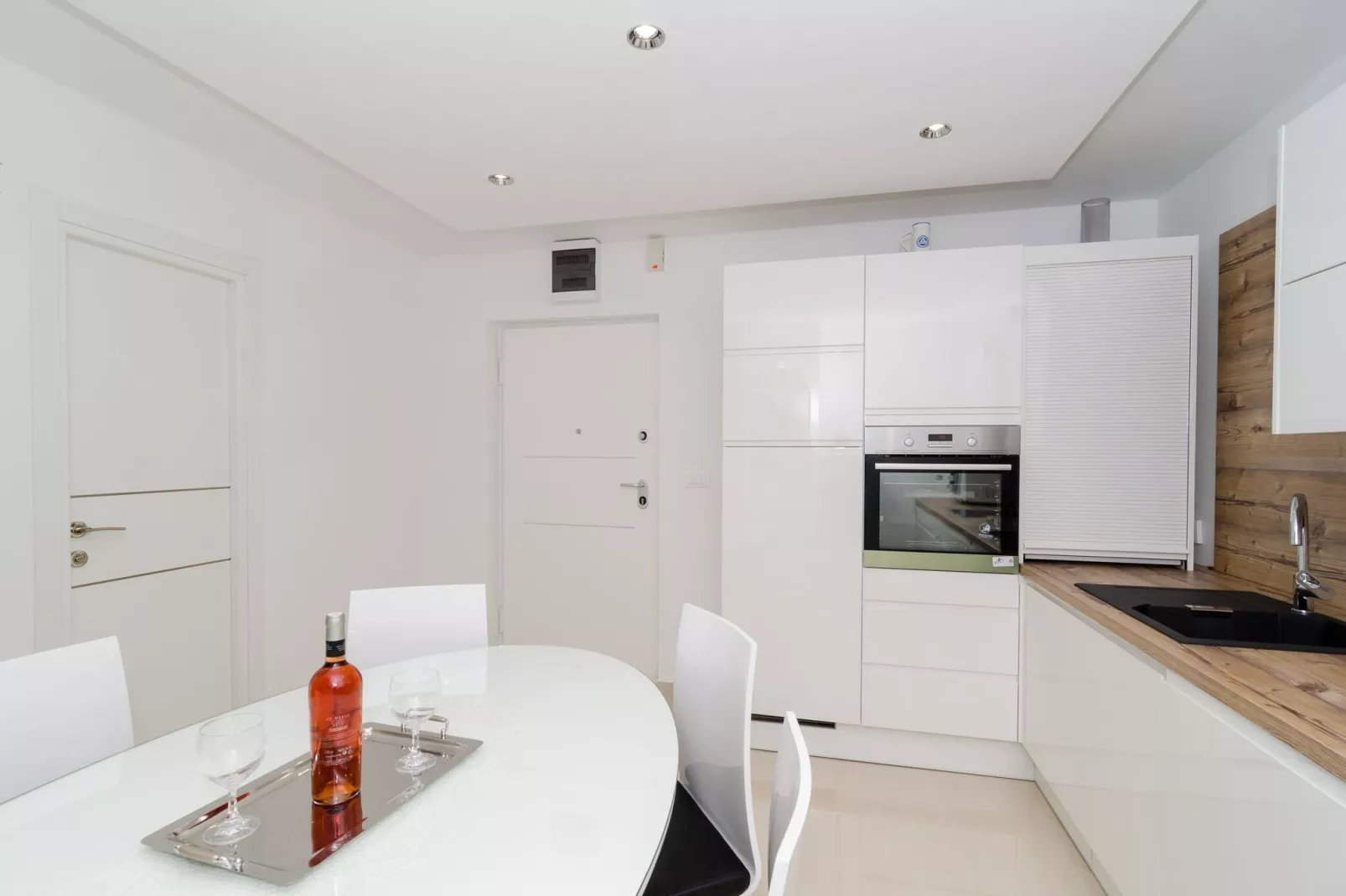 Apartment Iva 31 - Two-Bedroom Apartment with Balcony and City View-Dining room