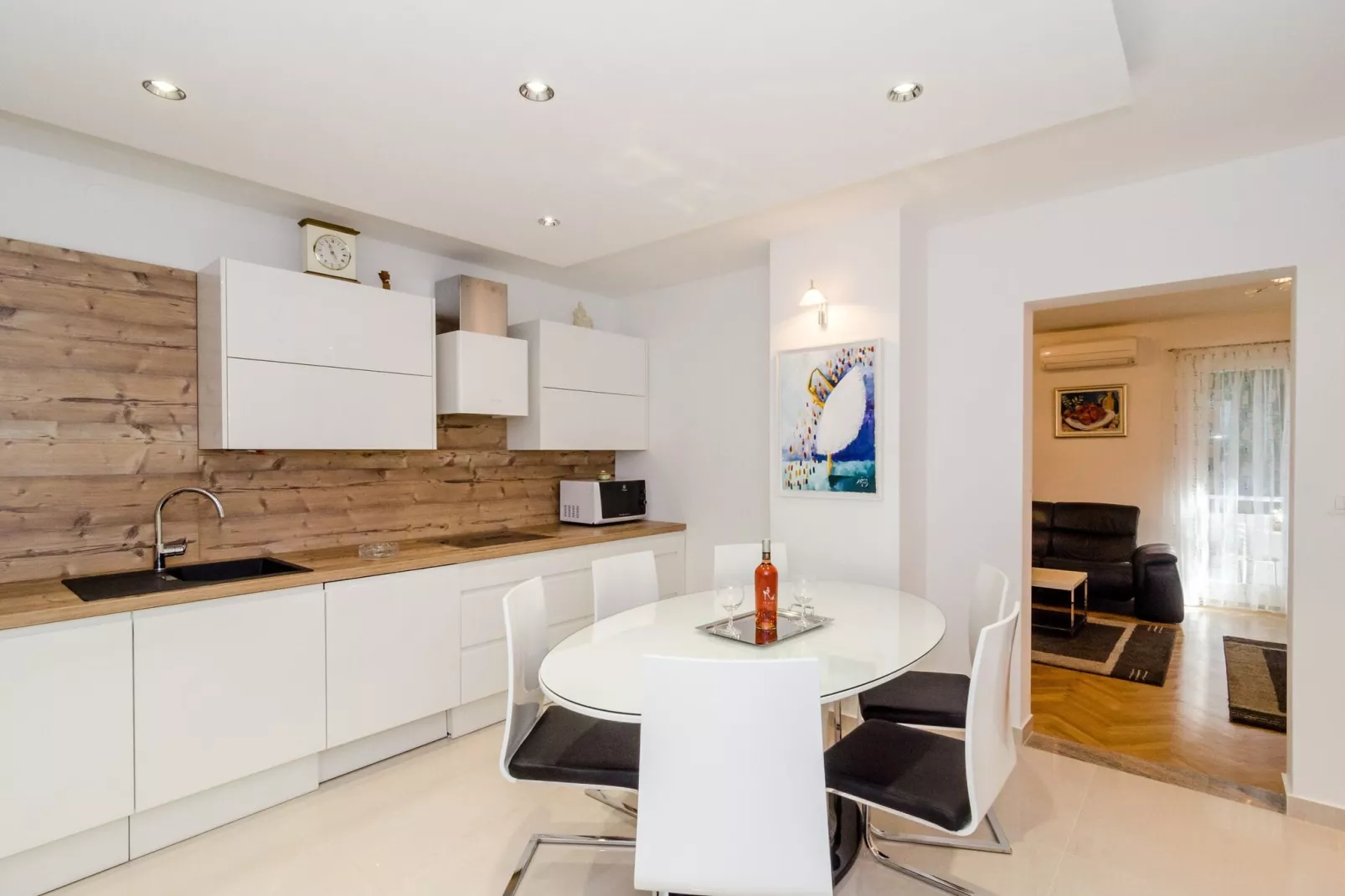 Apartment Iva 31 - Two-Bedroom Apartment with Balcony and City View-Kitchen