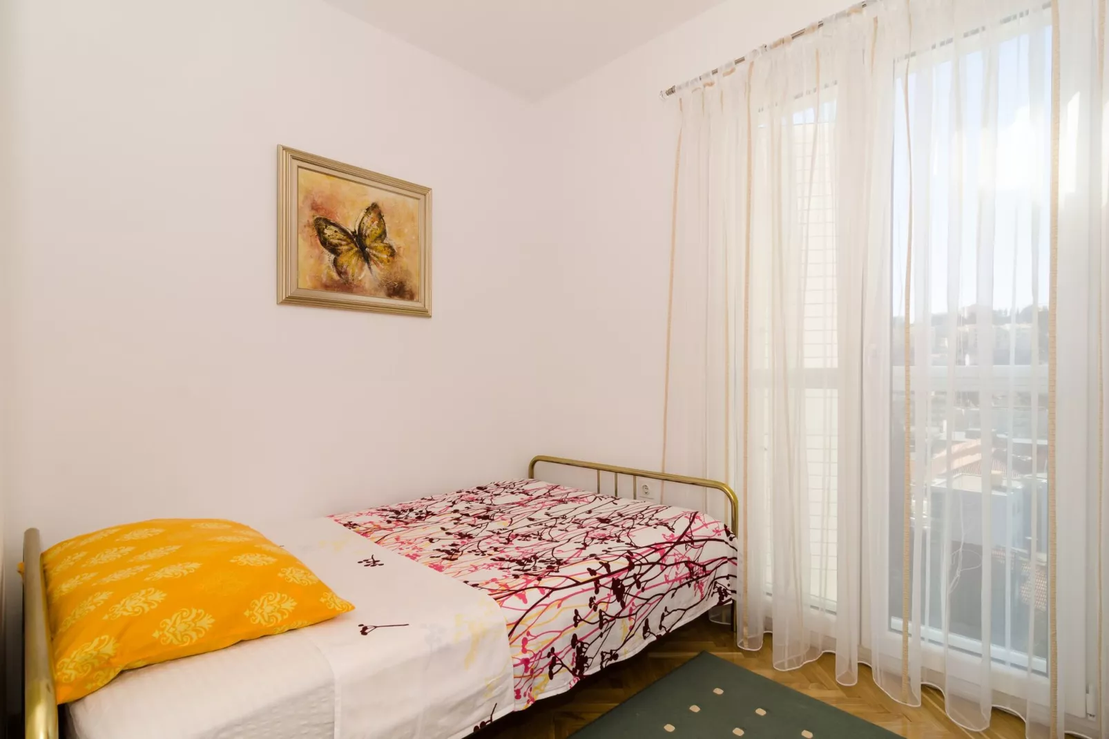 Apartment Iva 31 - Two-Bedroom Apartment with Balcony and City View-Bedroom