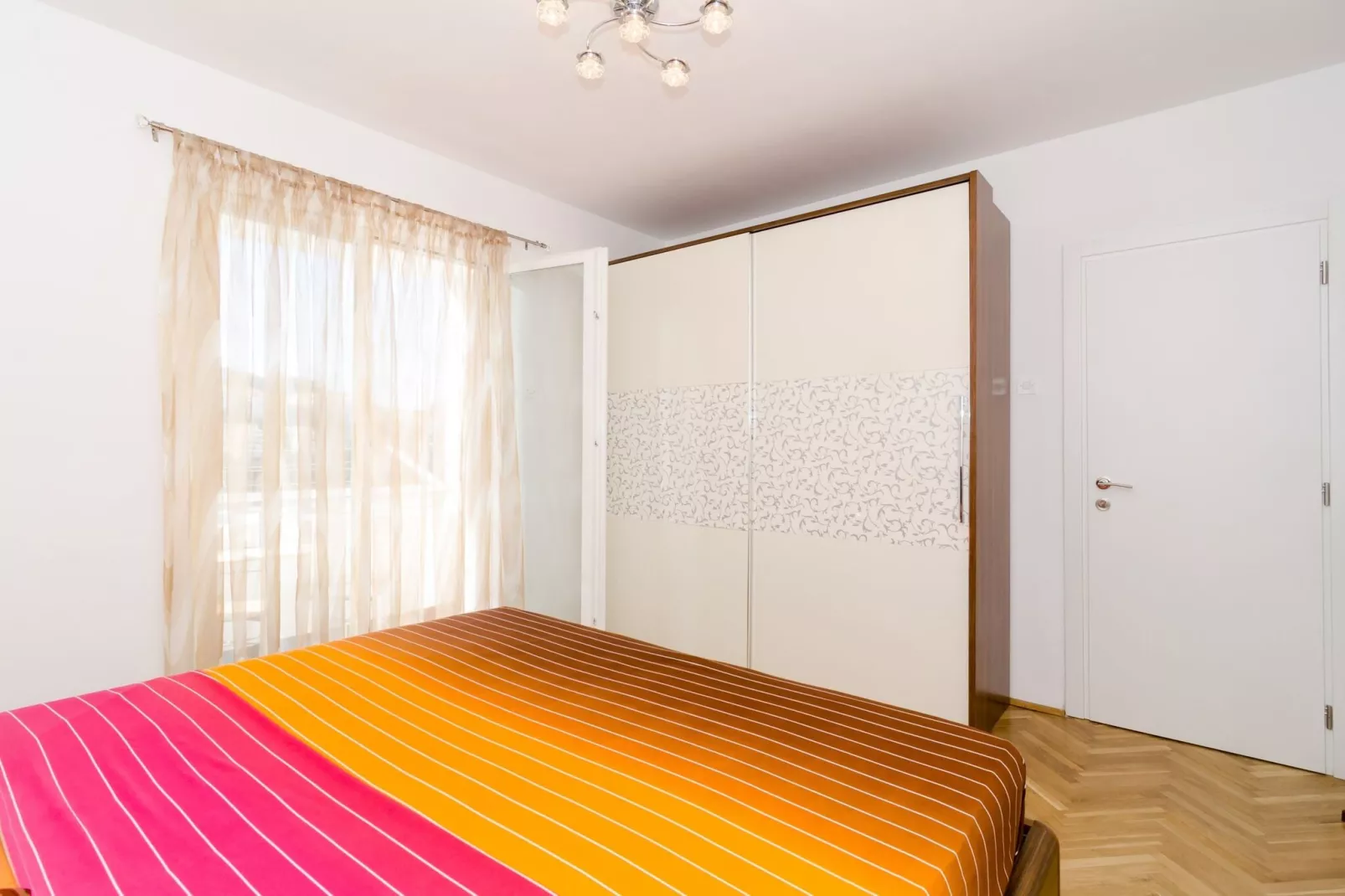 Apartment Iva 31 - Two-Bedroom Apartment with Balcony and City View-Bedroom