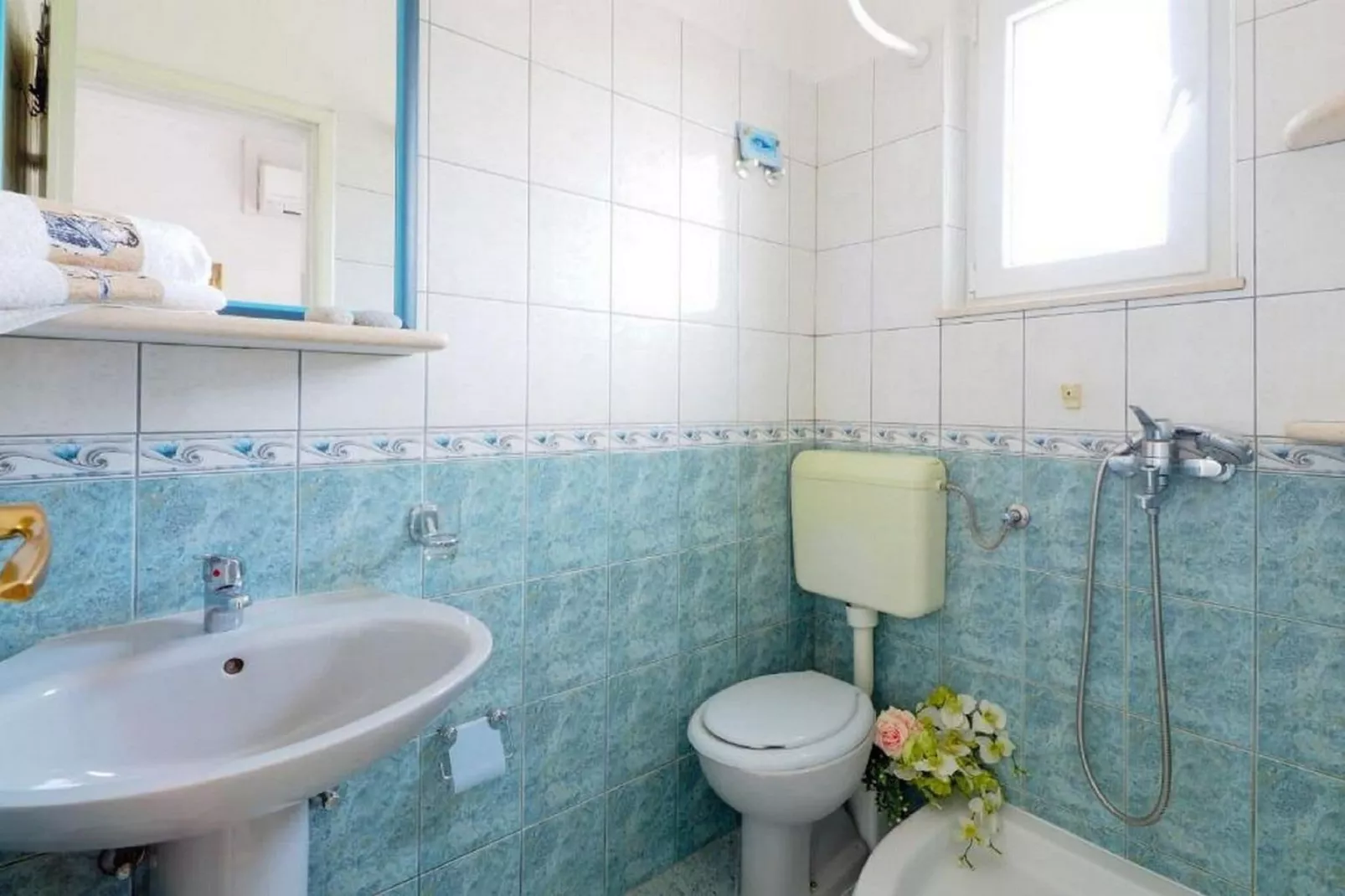 Villa Antonija - Four-Bedroom Villa with Terrace and Private Pool-Bathroom