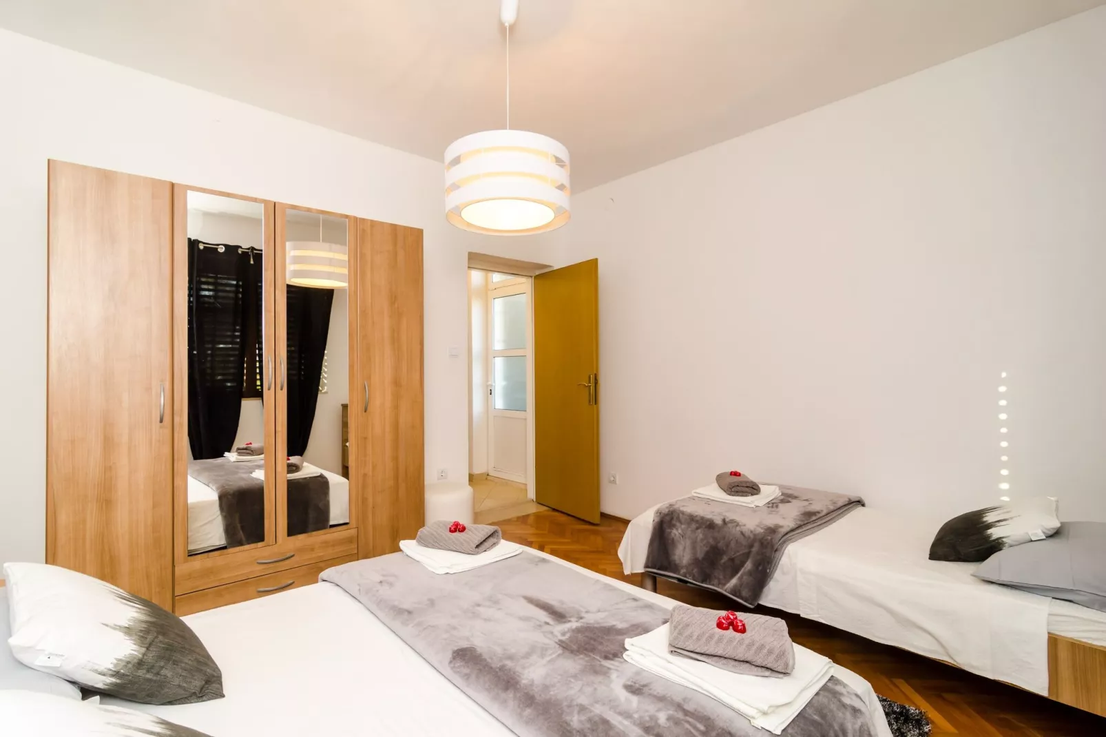 Apartment Eulalija- One-Bedroom Apartment with Terrace and Sea View-Schlafzimmer