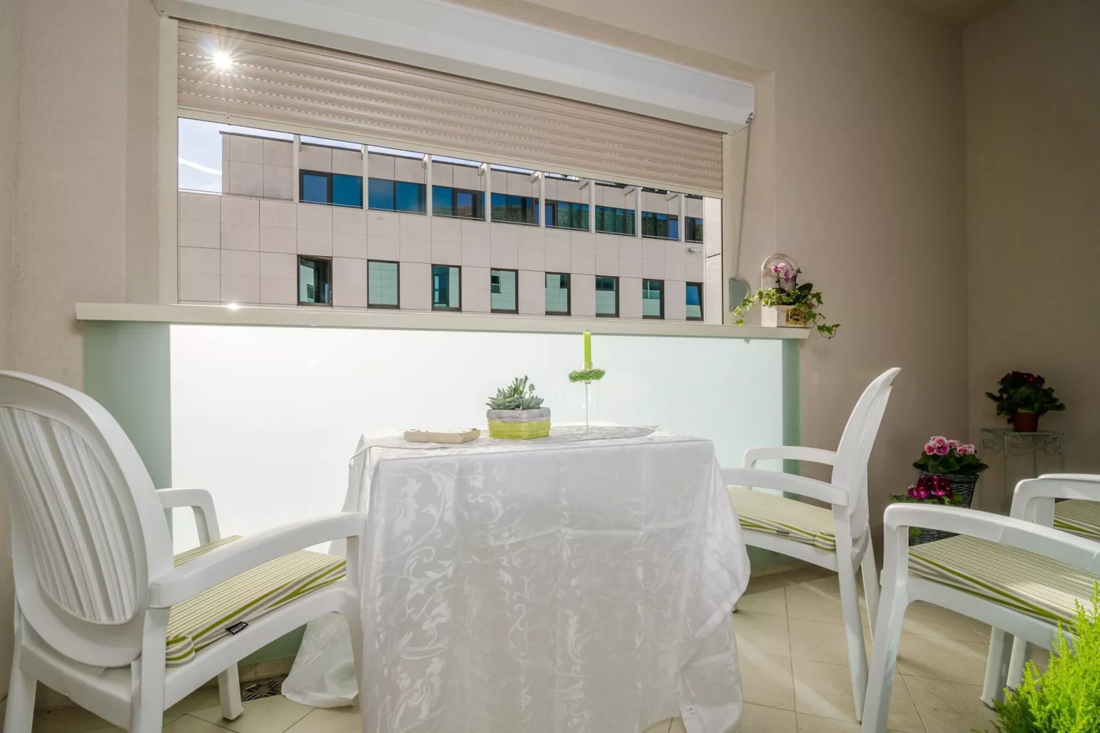 Apartment Atlant - One Bedroom Apartment with Balcony and Side Sea View-Terrace balcony